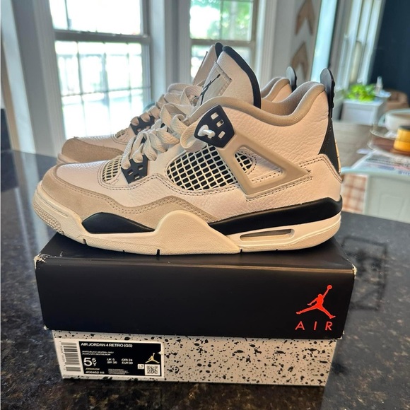 Air Jordan 4 Retro - Picture 1 of 3